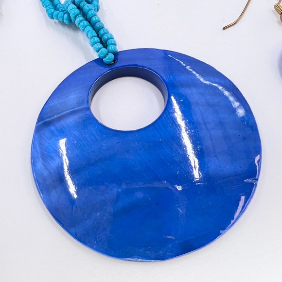 NWOT - Set - Blue Dyed Shell Turquoise Beaded 18” Gold Tone Necklace Set - Picture 7 of 10